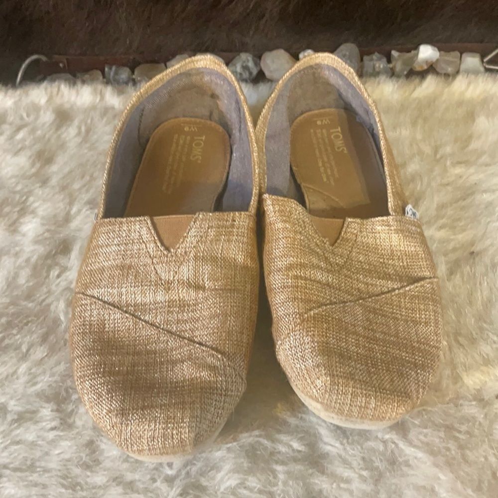 Tom’s shoes 9 (5000C)